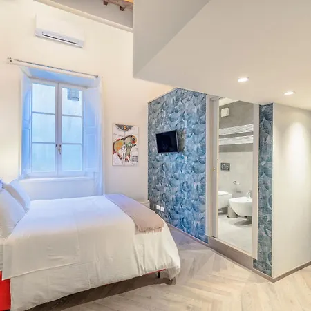 公寓 Iconic Square Luxury Attic Tuscany *