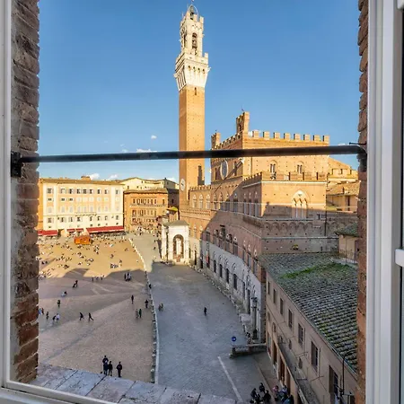 公寓 Iconic Square Luxury Attic Tuscany 锡耶纳