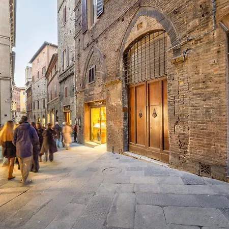 Iconic Square Luxury Attic Tuscany