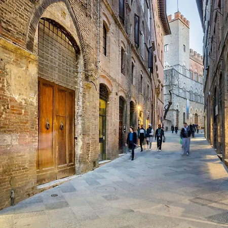 公寓 Iconic Square Luxury Attic Tuscany